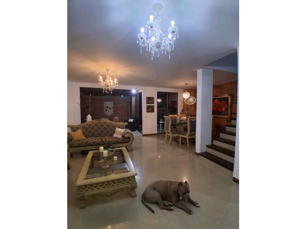 Casa en arriendo Antioquia Itagüí Ditaires 240 m2 Habitaciones 4 Baños 3 Garajes 2 Precio $6500000