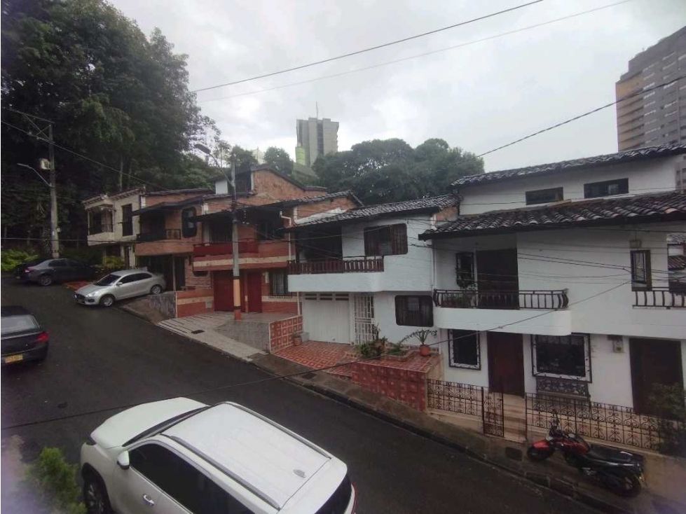 Casa en arriendo Antioquia Envigado Loma Del Barro 120 m2 Habitaciones 4 Baños 2 Garajes 0 Precio $3300000