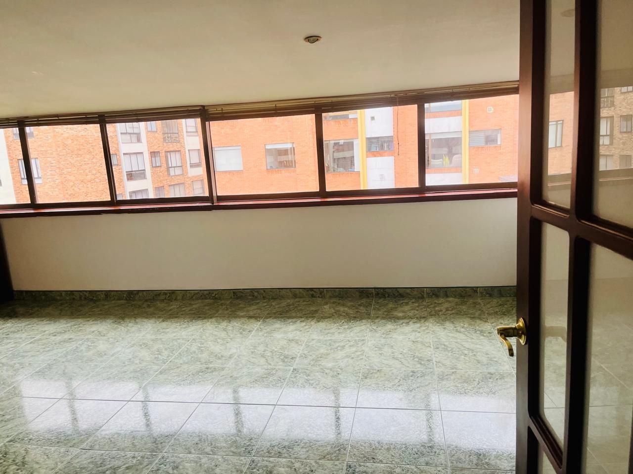 Apartamento en venta Cundinamarca Bogotá Santa Helena Et I 190 m2 Habitaciones 3 Baños 3 Garajes 2 Precio $785000000