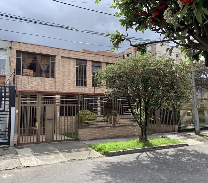 Casa en venta Cundinamarca Bogotá San Luis 700 m2 Habitaciones 6 Baños 8 Garajes 1 Precio $3000000000