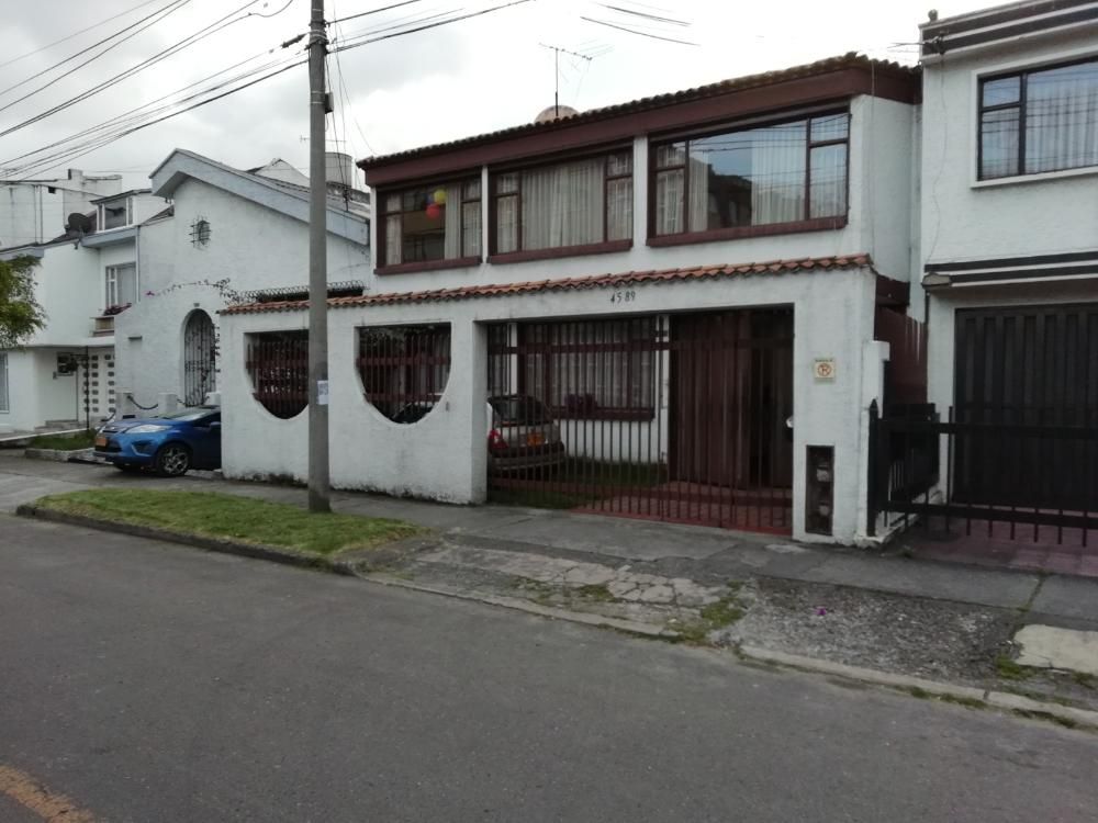 Casa en venta Cundinamarca Bogotá El Salitre 251 m2 Habitaciones 4 Baños 4 Garajes 2 Precio $1200000000