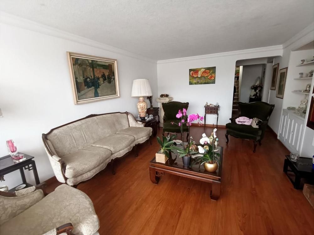 Apartamento en venta Cundinamarca Bogotá Santa Barbara Central 200 m2 Habitaciones 4 Baños 4 Garajes 2 Precio $1200000000