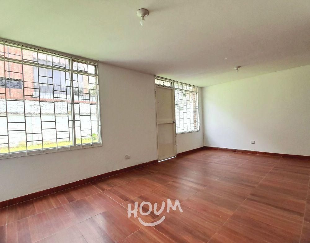 Casa en arriendo Cundinamarca Bogotá La Esmeralda 230 m2 Habitaciones 4 Baños 2 Garajes 2 Precio $5200000