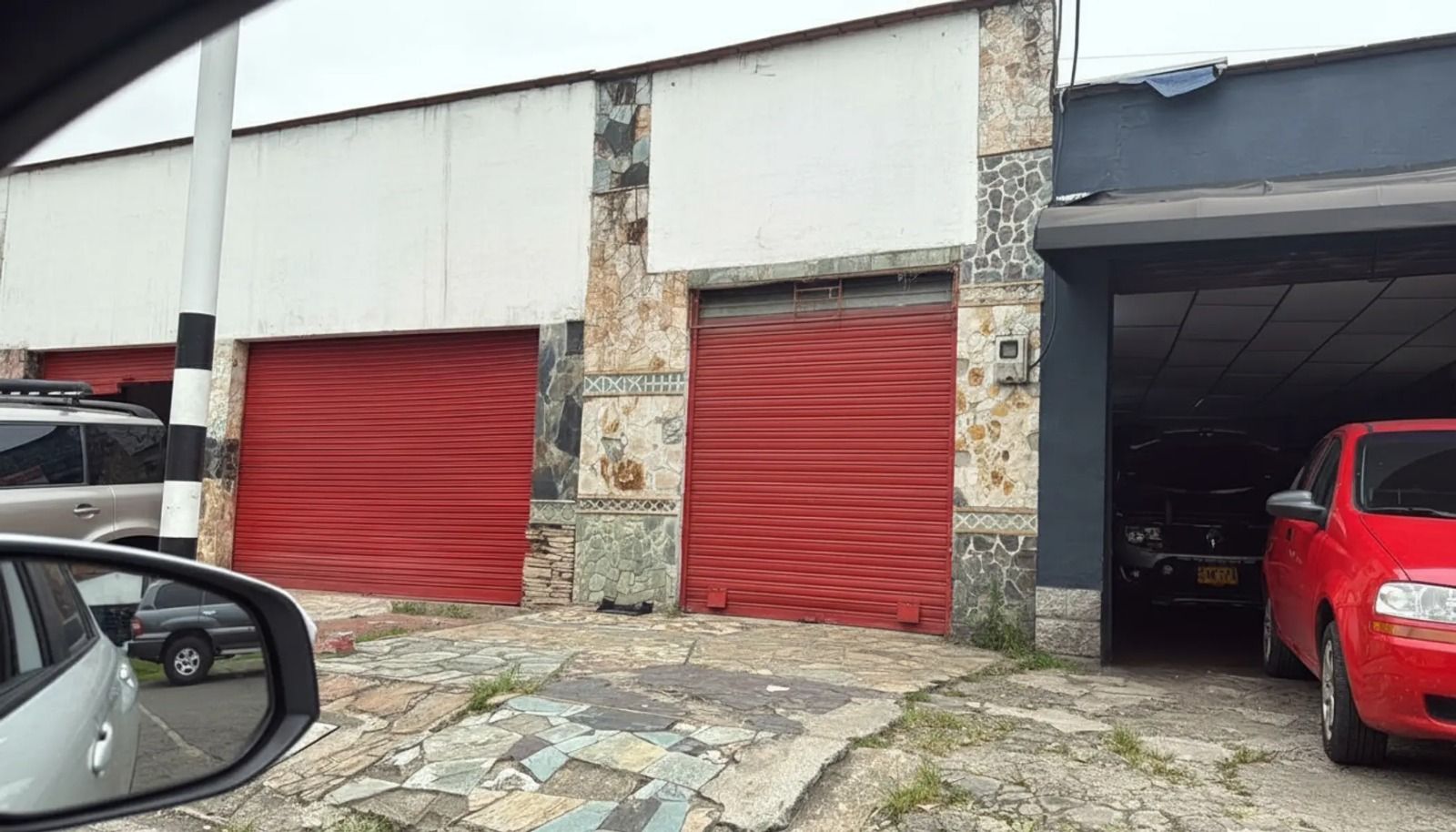 Local en arriendo Antioquia Medellín Naranjal 28 m2 Habitaciones 0 Baños 1 Garajes 0 Precio $2800000