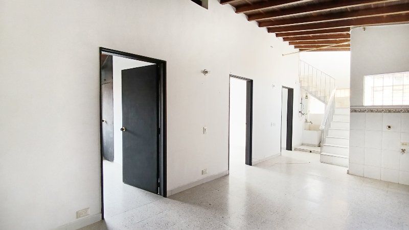 Apartamento en arriendo Antioquia Medellín Los Alcazares 80 m2 Habitaciones 4 Baños 3 Garajes 0 Precio $2400000