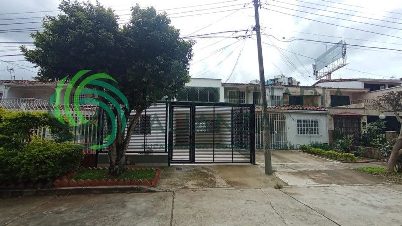 Casa en arriendo Santander Floridablanca Andalucia 126 m2 Habitaciones 3 Baños 3 Garajes 1 Precio $3000000