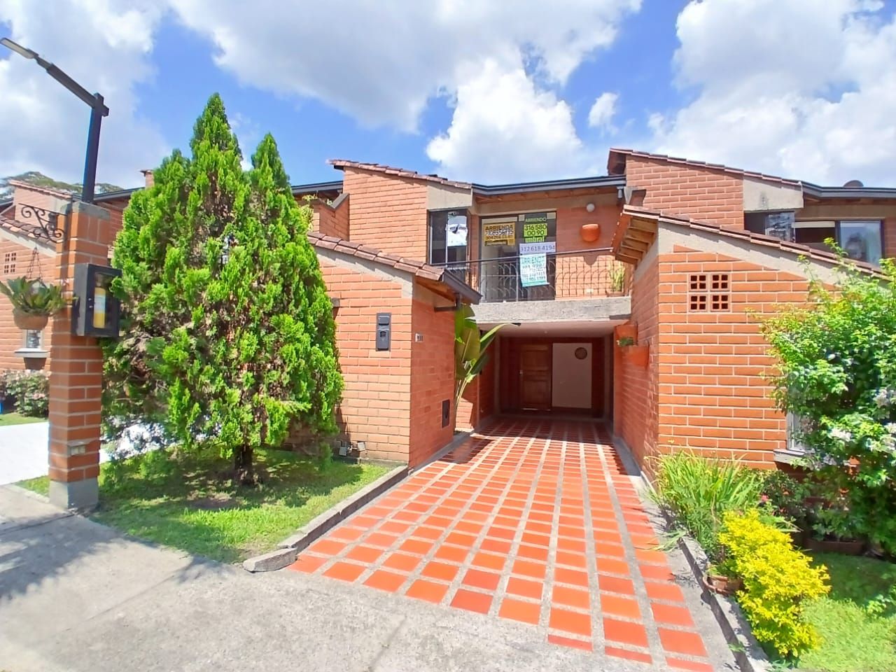 Casa en arriendo Antioquia Envigado Loma De Las Brujas 164 m2 Habitaciones 4 Baños 5 Garajes 2 Precio $7500000