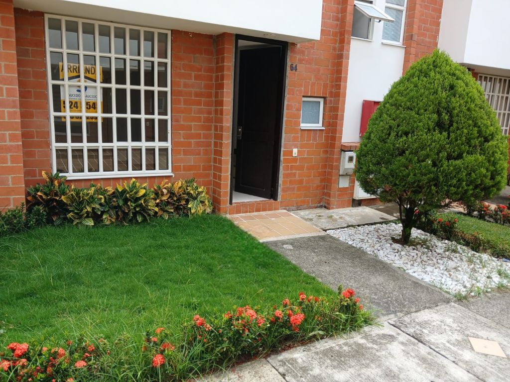 Casa en arriendo Valle Del Cauca Cali Lili 130 m2 Habitaciones 3 Baños 3 Garajes 1 Precio $2200000