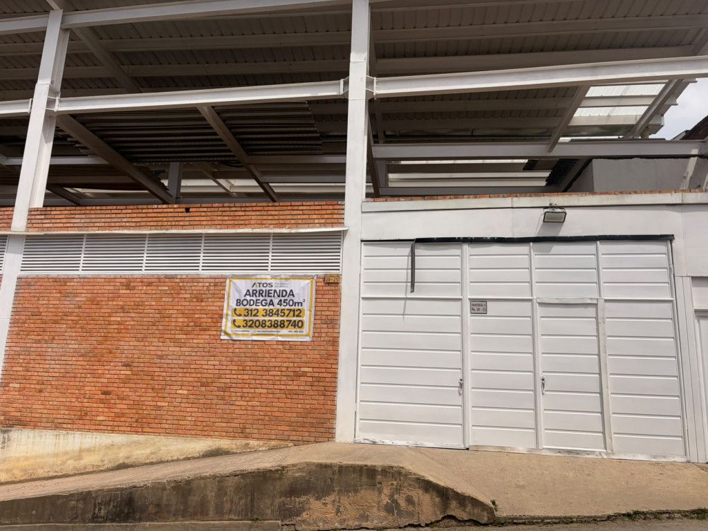 Bodega en arriendo Boyacá Tunja El Milagro 450 m2 Habitaciones 0 Baños 2 Garajes 0 Precio $9500000