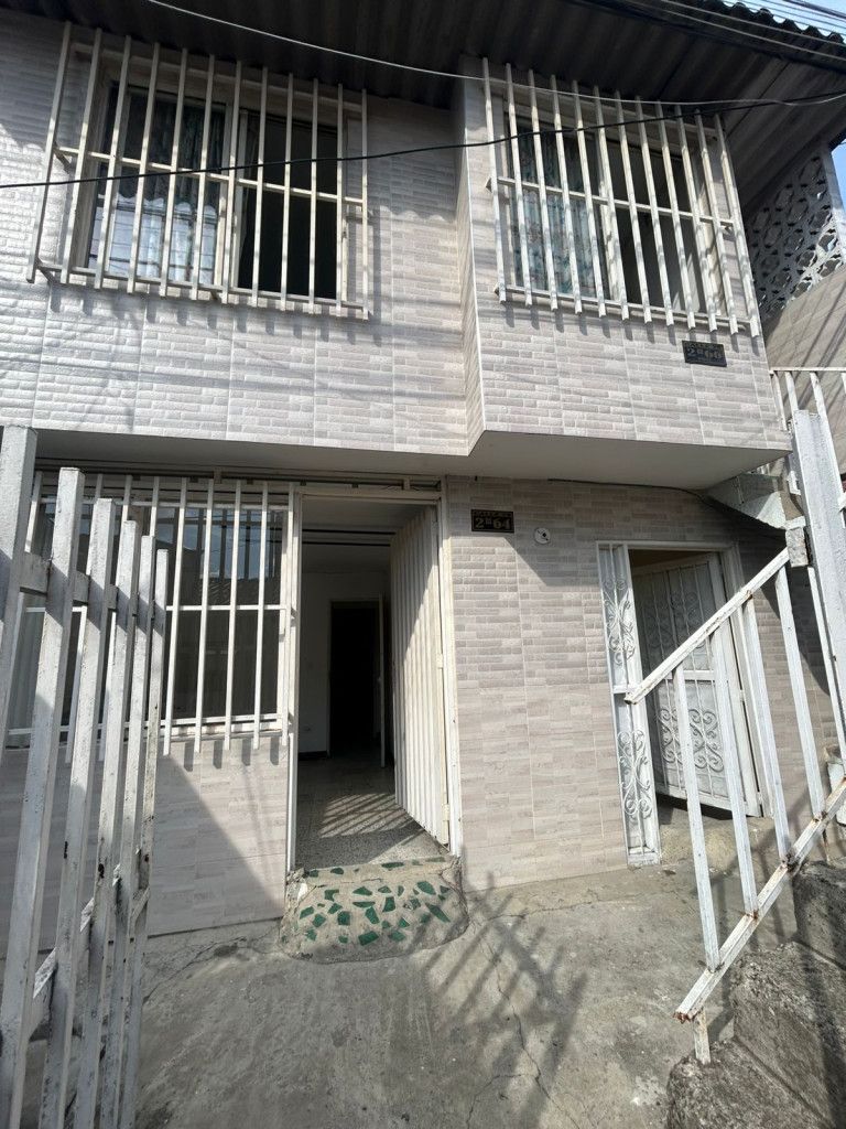 Apartaestudio en arriendo Valle Del Cauca Cali Petecuy I Etapa 29 m2 Habitaciones 1 Baños 1 Garajes 0 Precio $550000