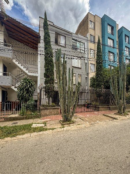 Apartaestudio en arriendo Antioquia Medellín Los Alpes 40 m2 Habitaciones 1 Baños 1 Garajes 0 Precio $1700000