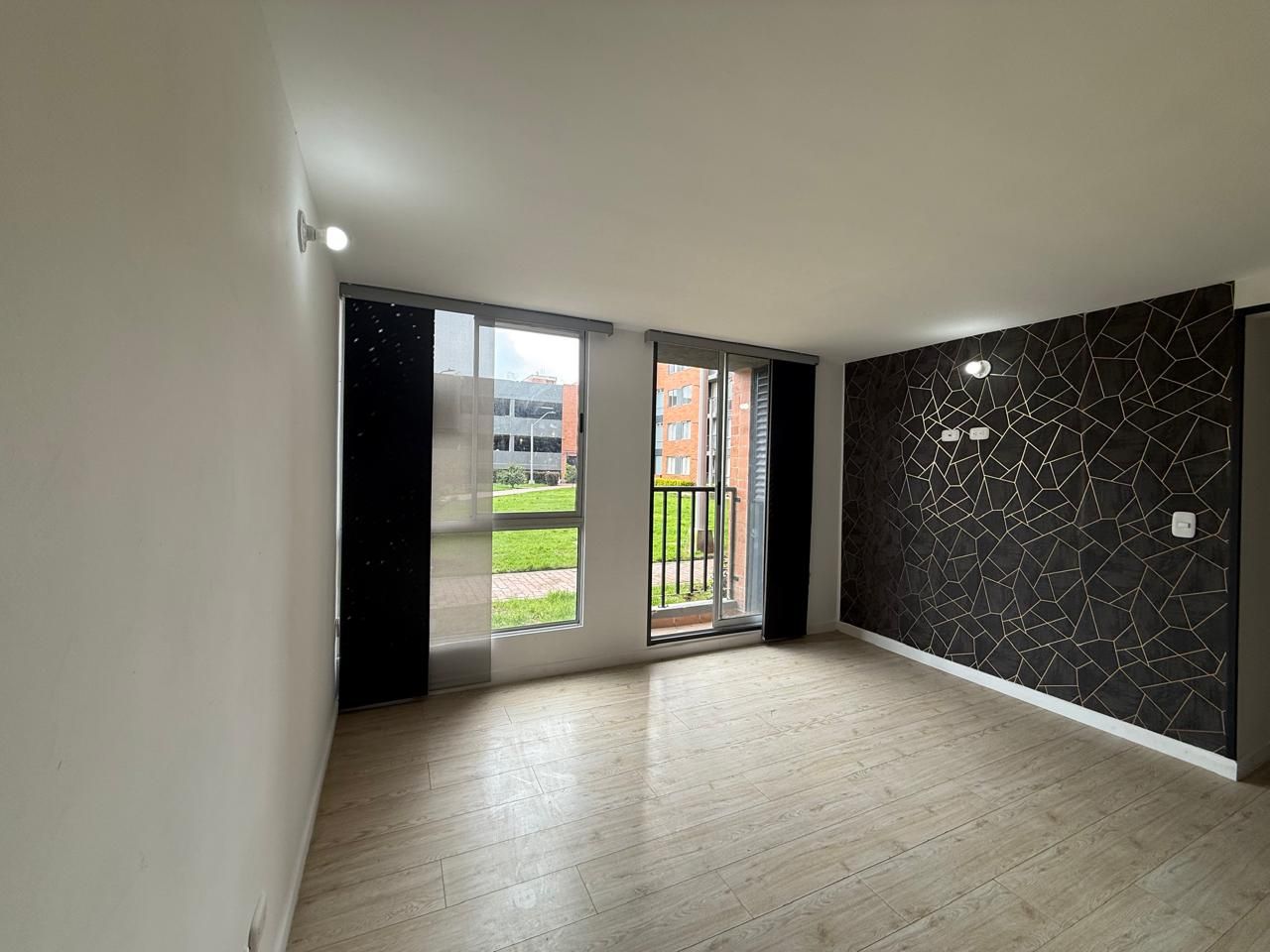 Apartamento en venta Cundinamarca Madrid El Sosiego 52 m2 Habitaciones 3 Baños 2 Garajes 1 Precio $240000000