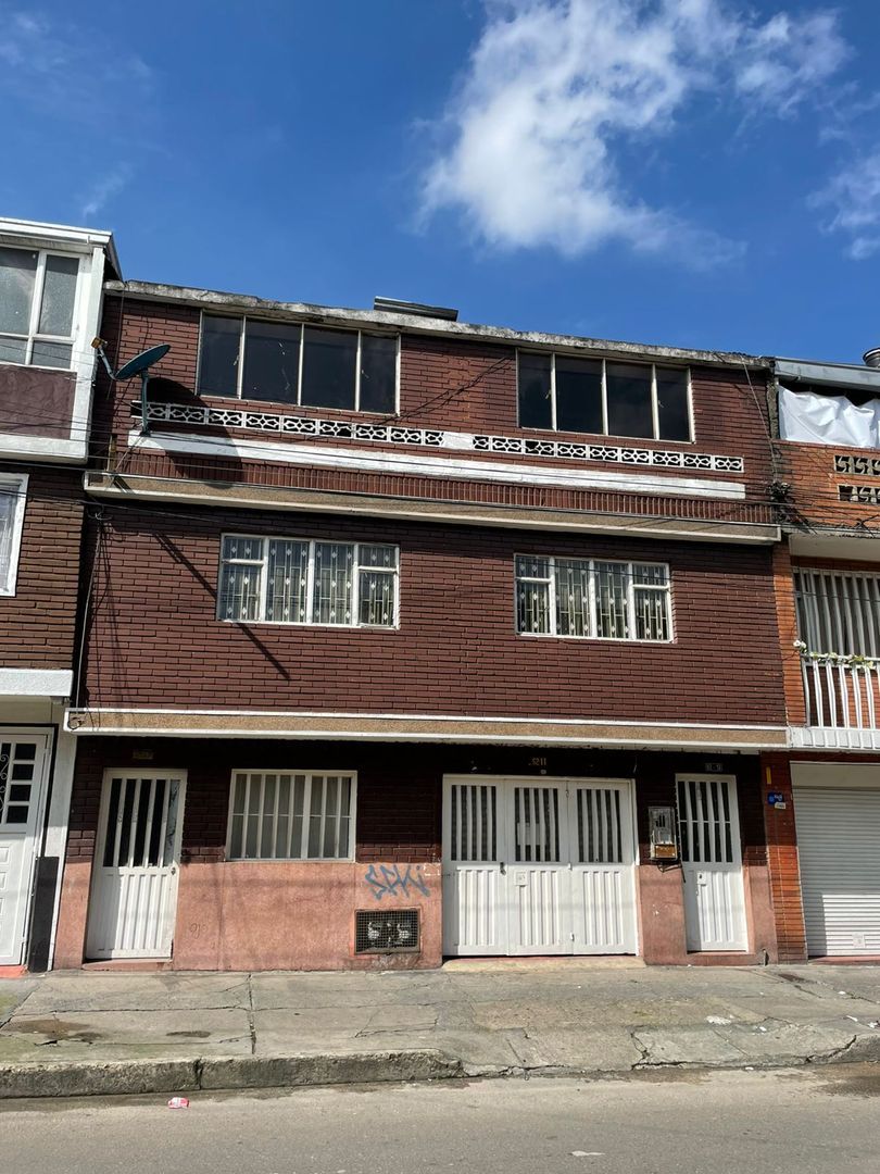 Casa en venta Cundinamarca Bogotá Galan 360 m2 Habitaciones 7 Baños 3 Garajes 1 Precio $800000000