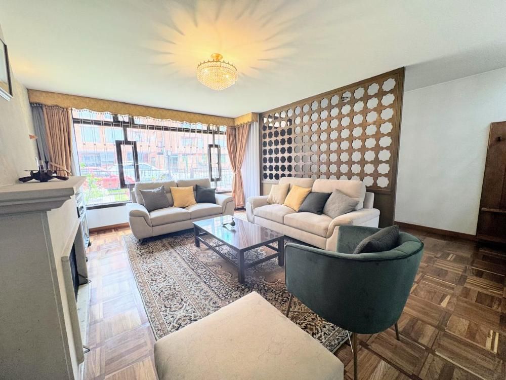 Casa en venta Cundinamarca Bogotá Santa Bibiana 348 m2 Habitaciones 4 Baños 4 Garajes 4 Precio $2955000000