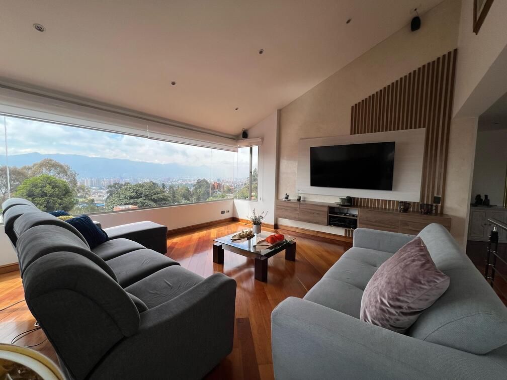 Casa en venta Cundinamarca Bogotá Suba Naranjos 321 m2 Habitaciones 4 Baños 5 Garajes 5 Precio $1850000000