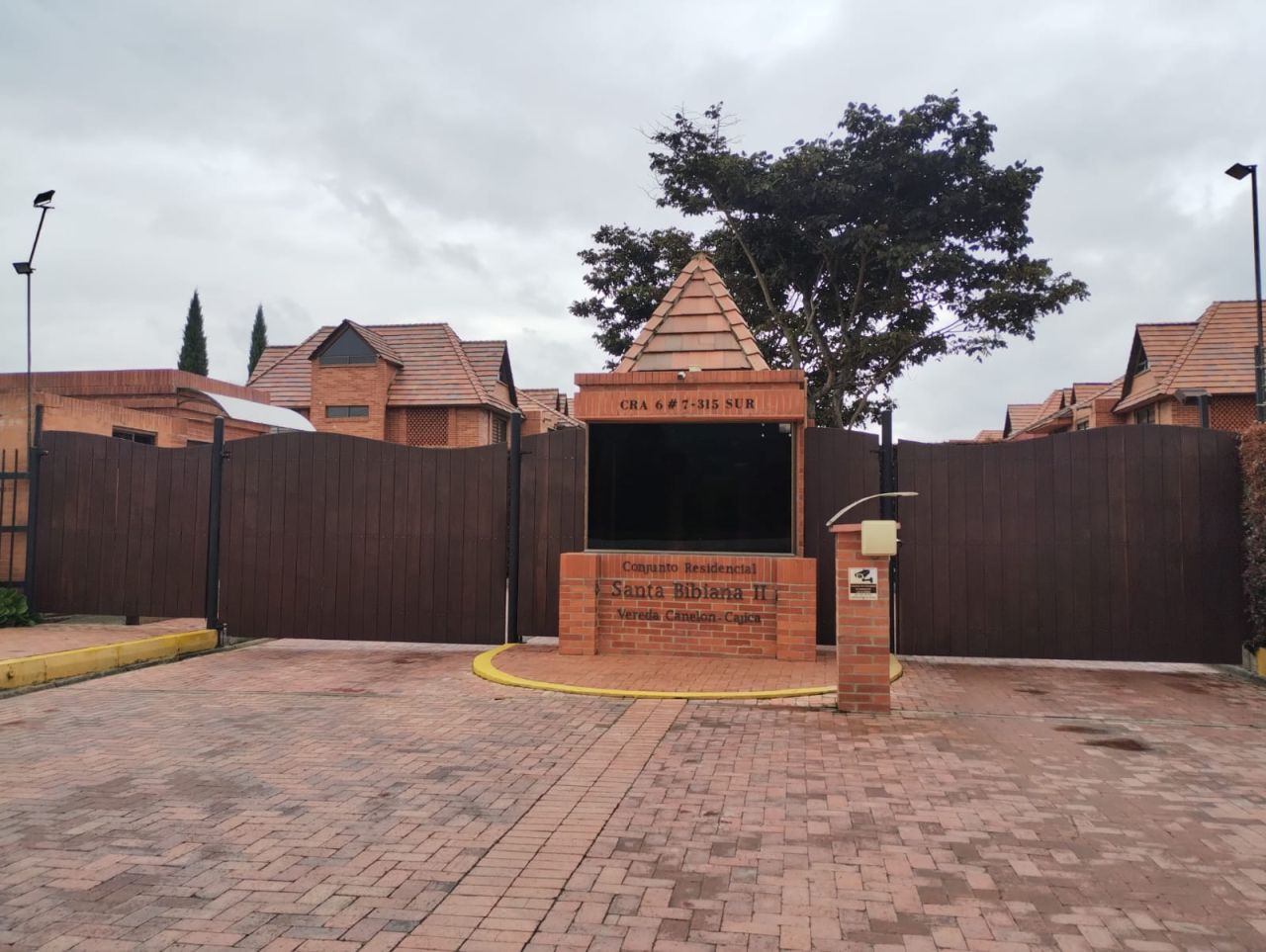 Casa en venta Cundinamarca Cajicá Vda Canelon 220 m2 Habitaciones 5 Baños 5 Garajes 4 Precio $1156000000
