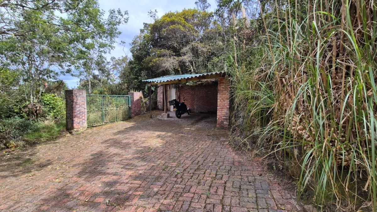 Casa en arriendo Cundinamarca Bogotá Torca 210 m2 Habitaciones 2 Baños 1 Garajes 6 Precio $4500000