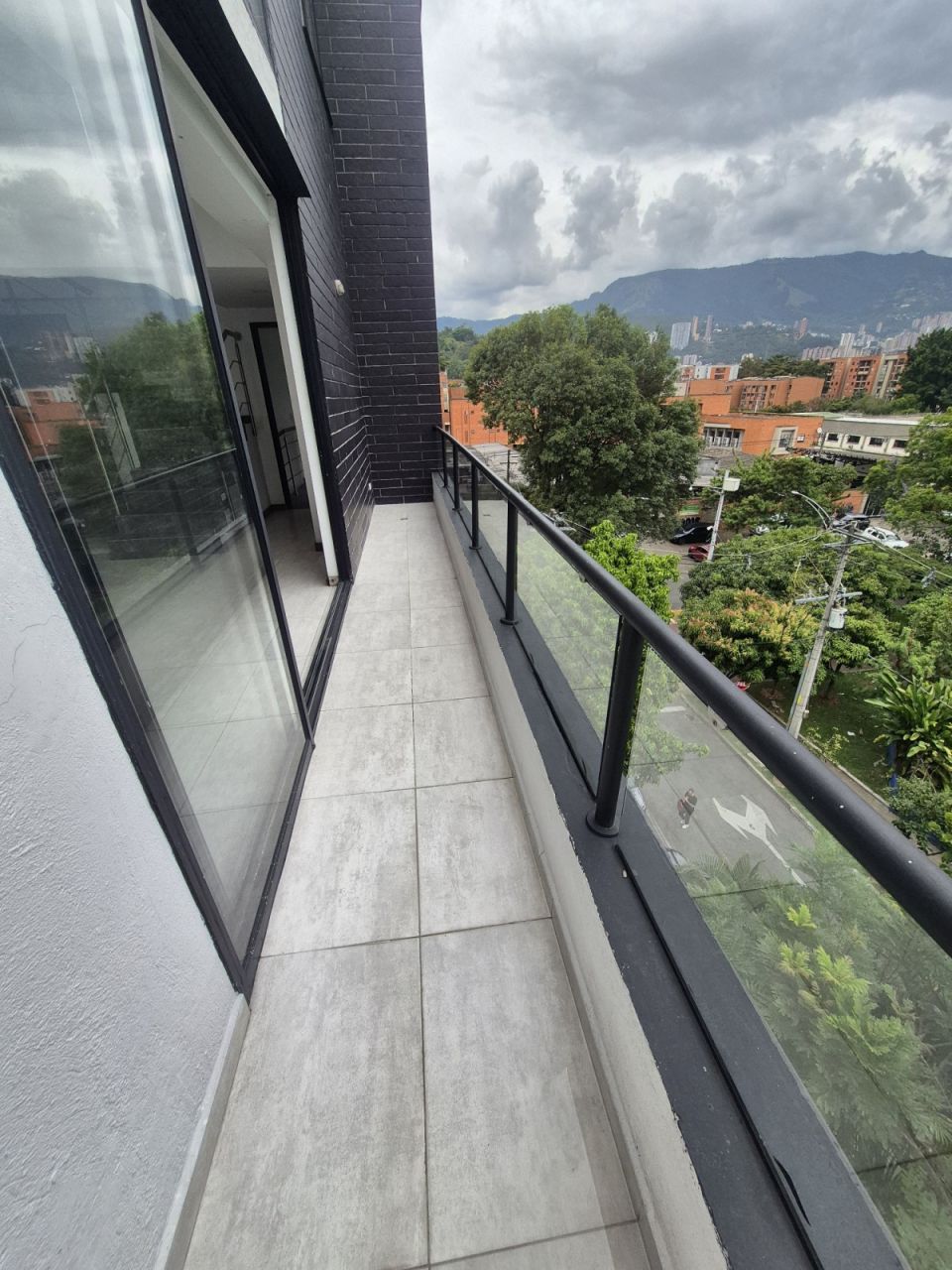 Apartamento en arriendo Antioquia Medellín Rosales 90 m2 Habitaciones 3 Baños 3 Garajes 0 Precio $3300000