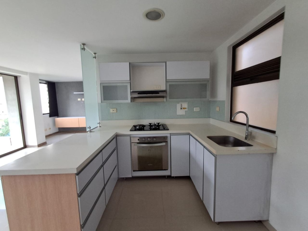 Apartamento en arriendo Antioquia Medellín Medellín 72 m2 Habitaciones 2 Baños 2 Garajes 2 Precio $4700000