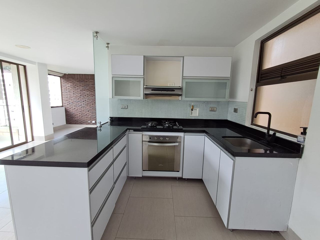 Apartamento en arriendo Antioquia Medellín Cataluña 72 m2 Habitaciones 2 Baños 2 Garajes 1 Precio $4700000