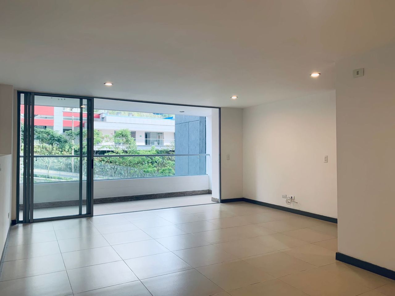 Apartamento en arriendo Antioquia Envigado Loma De Las Brujas 117 m2 Habitaciones 3 Baños 4 Garajes 1 Precio $6150000