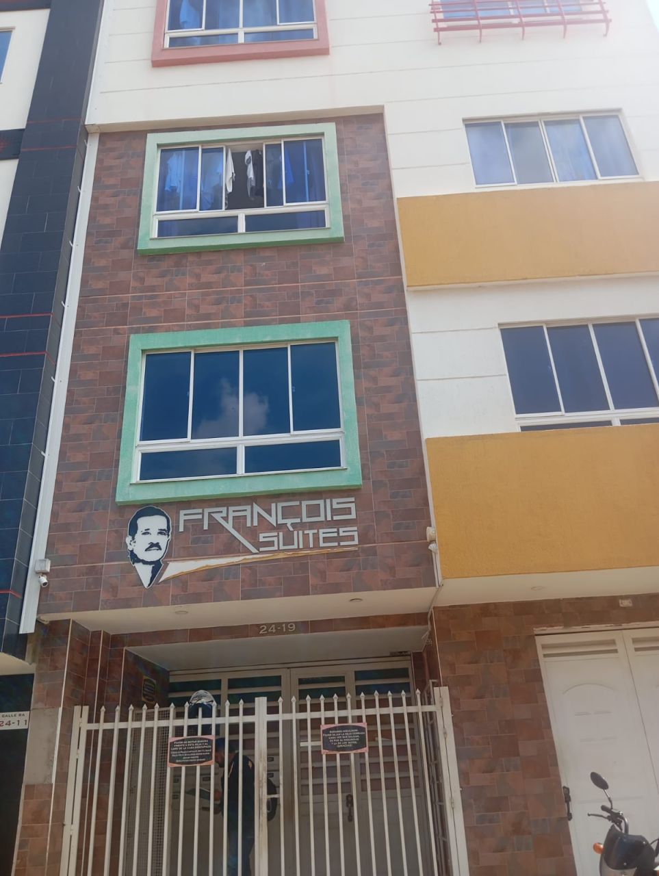 Apartaestudio en arriendo Santander Bucaramanga Comuneros 25 m2 Habitaciones 1 Baños 1 Garajes 1 Precio $950000