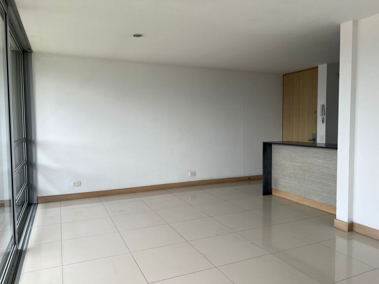 Apartamento en arriendo Antioquia Medellín El Castillo 95 m2 Habitaciones 3 Baños 2 Garajes 2 Precio $5350000