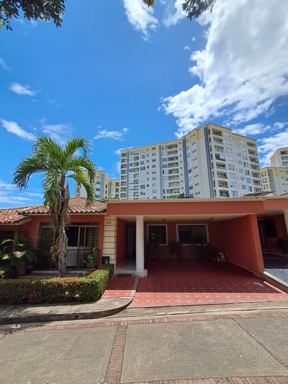 Casa en venta Huila Neiva Cn Cm De Oriente 252 m2 Habitaciones 4 Baños 4 Garajes 1 Precio $750000000