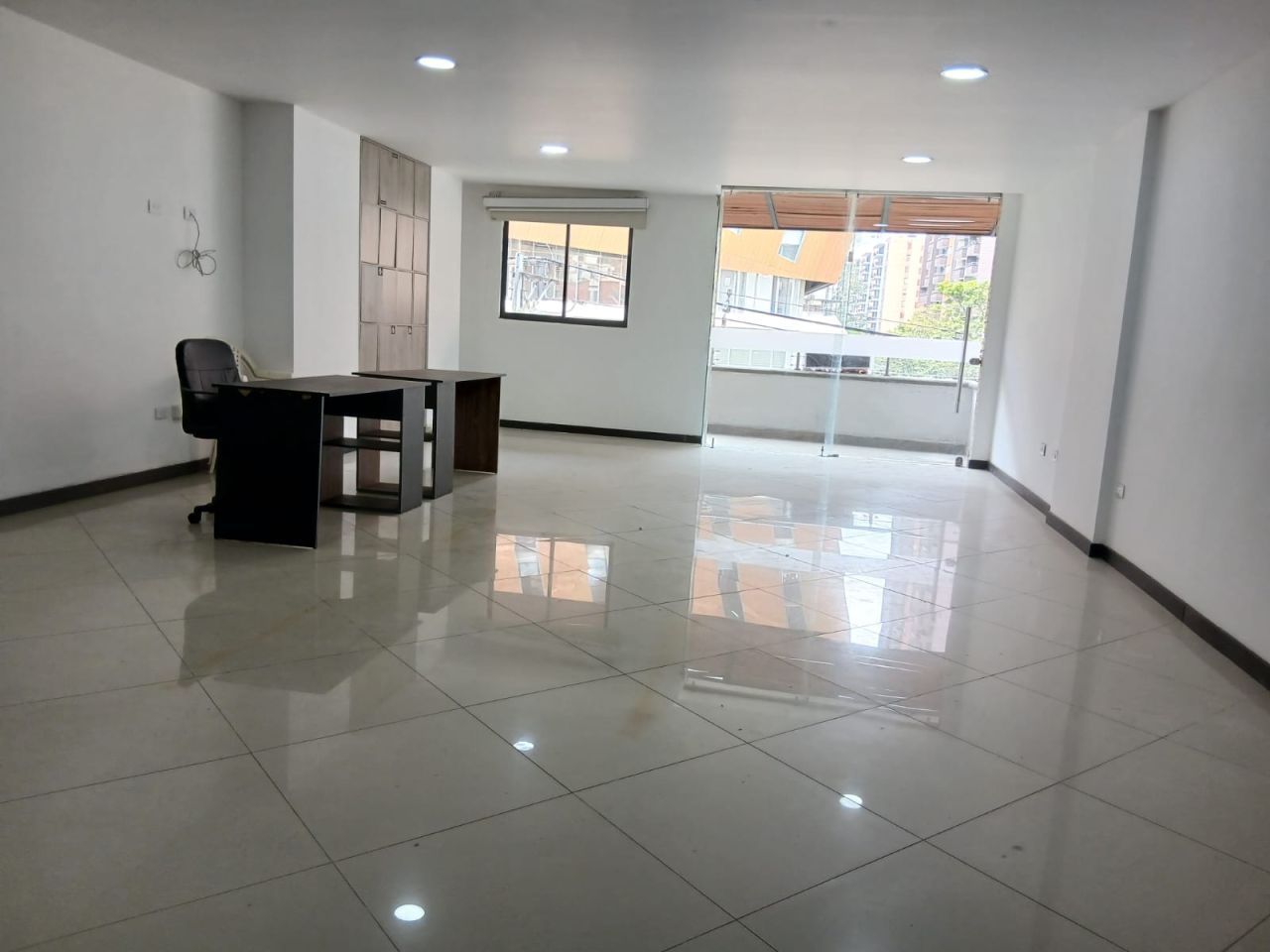 Oficina en arriendo Antioquia Sabaneta Holanda 127 m2 Habitaciones 0 Baños 2 Garajes 0 Precio $7800000