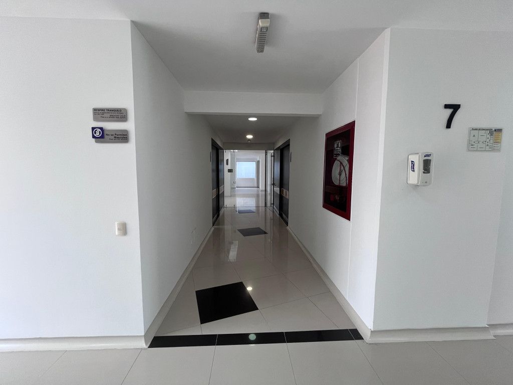 Consultorio en arriendo Cundinamarca Bogotá Santa Barbara Oriental 203 m2 Habitaciones 0 Baños 3 Garajes 5 Precio $31117000