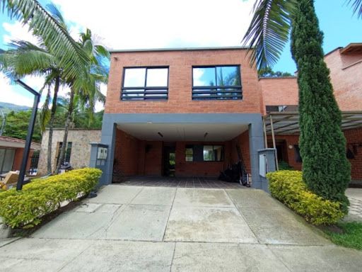Casa en arriendo Antioquia Envigado Loma Del Atravesado 200 m2 Habitaciones 3 Baños 4 Garajes 2 Precio $15000000