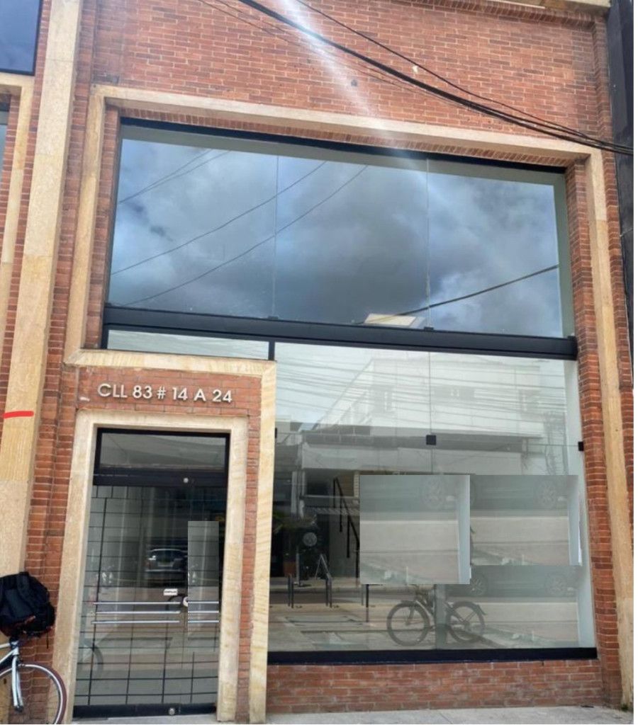 Local en arriendo Cundinamarca Bogotá El Retiro 251 m2 Habitaciones 0 Baños 2 Garajes 0 Precio $17000000