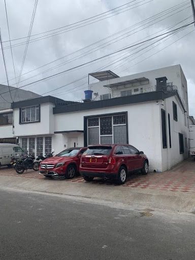 Casa en venta Cundinamarca Bogotá Normandía 360 m2 Habitaciones 8 Baños 7 Garajes 0 Precio $2450000000
