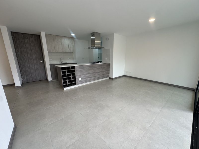 Apartamento en arriendo Antioquia Envigado El Salado 85 m2 Habitaciones 3 Baños 2 Garajes 2 Precio $4200000