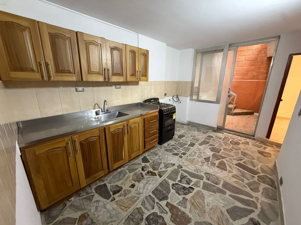Oficina en arriendo Antioquia Envigado San Marcos 90 m2 Habitaciones 0 Baños 2 Garajes 0 Precio $2950000