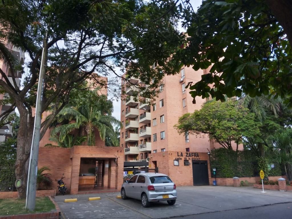 Apartamento en arriendo Valle Del Cauca Cali El Ingenio 80 m2 Habitaciones 3 Baños 2 Garajes 1 Precio $2230000