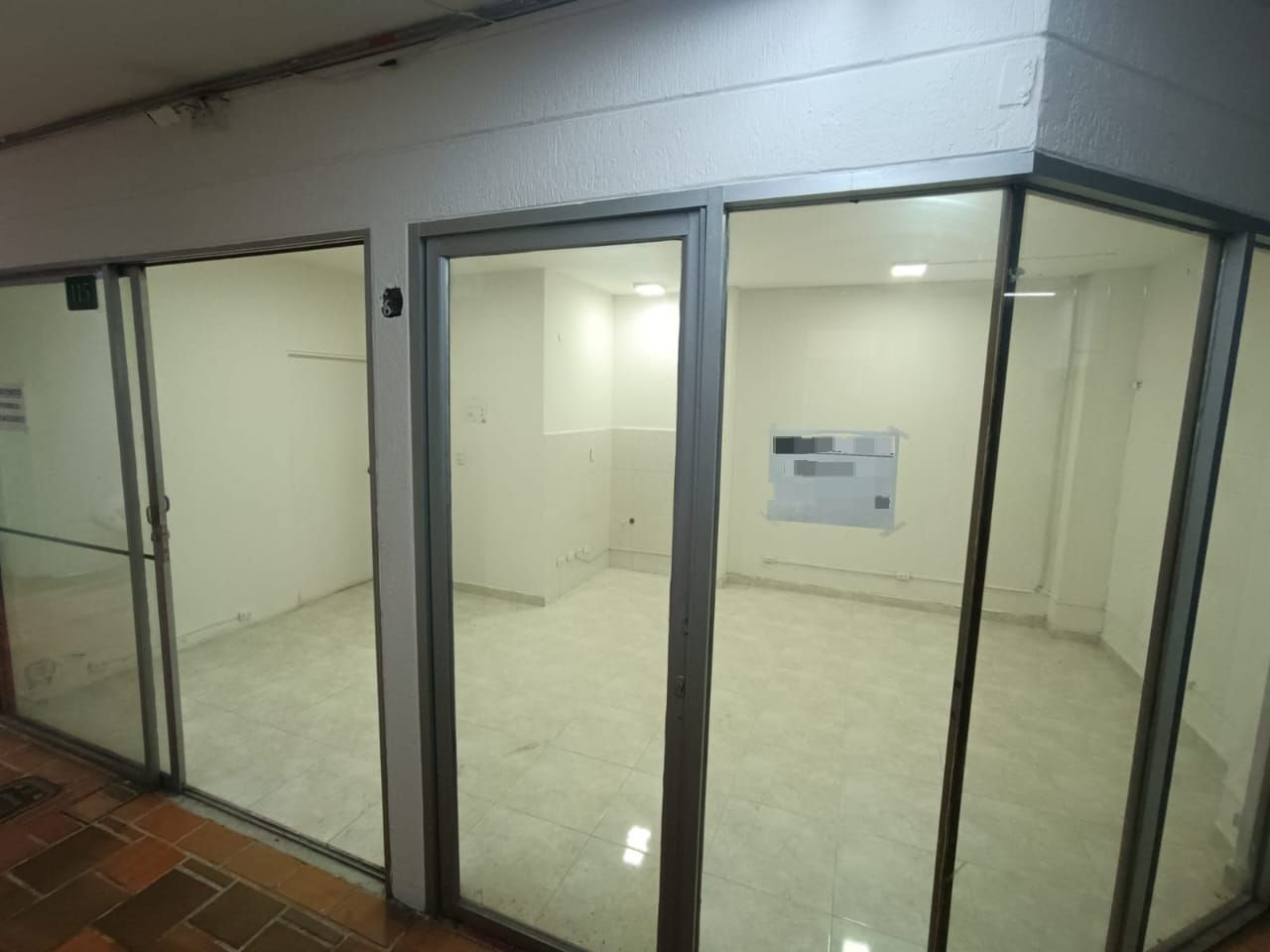 Local Comercial en arriendo Antioquia Itagüí Centro 20 m2 Habitaciones 0 Baños 1 Garajes 0 Precio $1800000