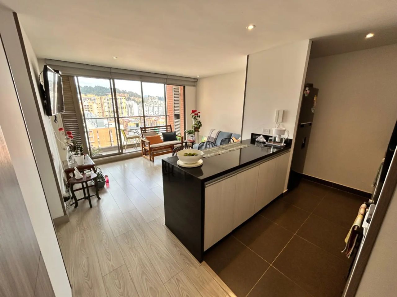 Apartamento en venta Cundinamarca Bogotá El Plan 57 m2 Habitaciones 1 Baños 1 Garajes 1 Precio $315000000