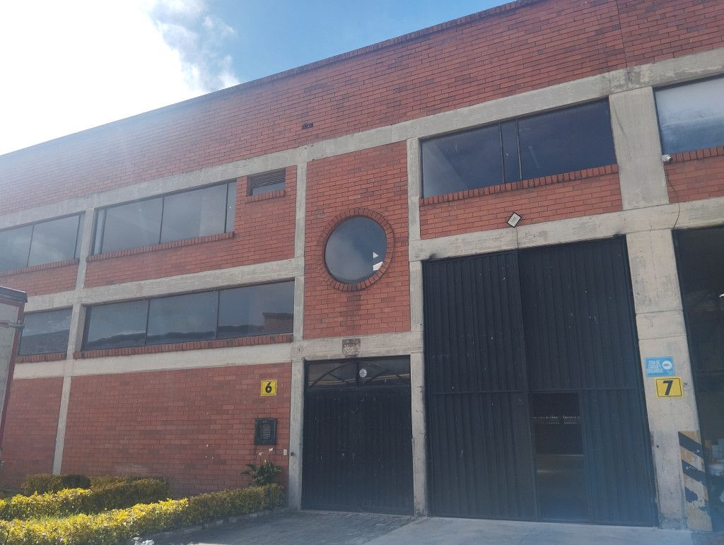 Bodega en arriendo Cundinamarca Funza Centro 862 m2 Habitaciones 0 Baños 2 Garajes 2 Precio $24539865