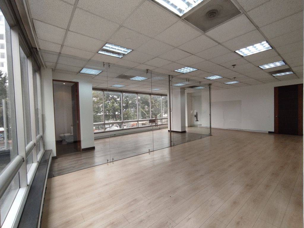 Oficina en arriendo Cundinamarca Bogotá El Retiro 83 m2 Habitaciones 0 Baños 0 Garajes 2 Precio $9425000