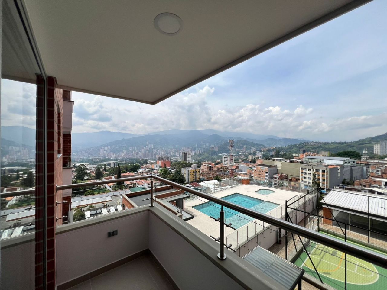Apartamento en arriendo Antioquia La Estrella La Estrella 68 m2 Habitaciones 2 Baños 2 Garajes 1 Precio $2600000