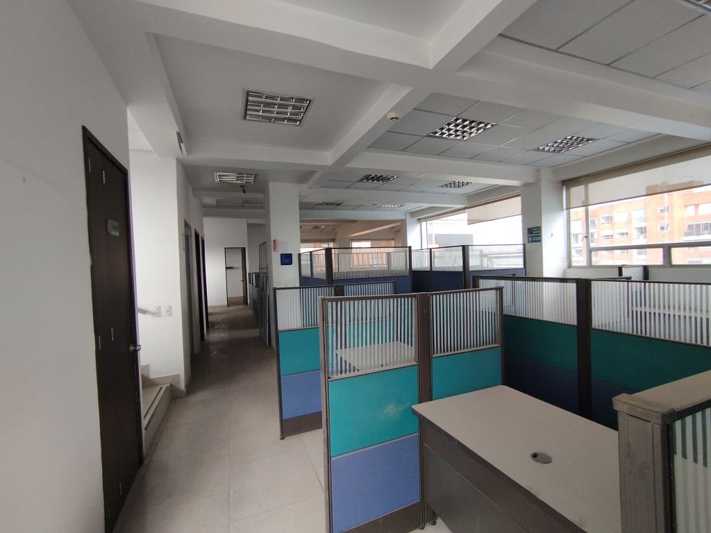 Edificio en arriendo Cundinamarca Bogotá Puente Largo 900 m2 Habitaciones 0 Baños 9 Garajes 26 Precio $49000000