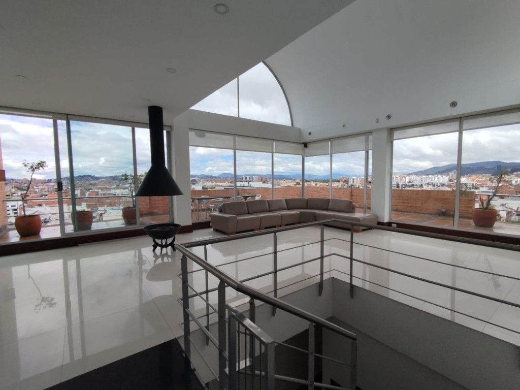 Apartamento en venta Cundinamarca Bogotá Campo Alegre 299 m2 Habitaciones 3 Baños 4 Garajes 9 Precio $2850000000
