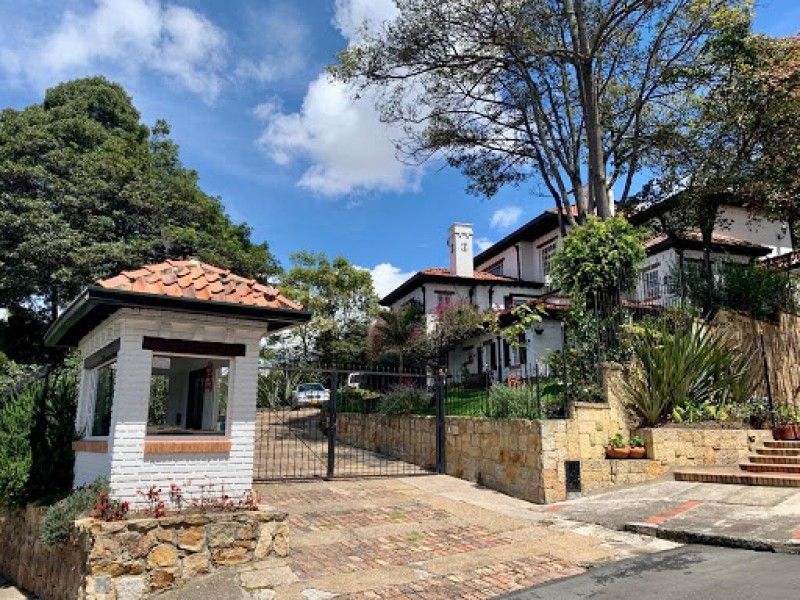 Casa en venta Cundinamarca Bogotá Suba Naranjos 600 m2 Habitaciones 4 Baños 5 Garajes 2 Precio $4000000000