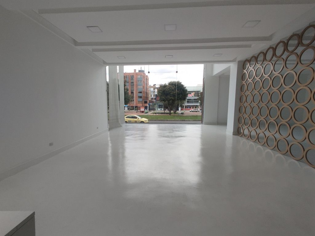 Local en arriendo Cundinamarca Bogotá Santa Barbara Occidental 714 m2 Habitaciones 0 Baños 4 Garajes 0 Precio $52000000