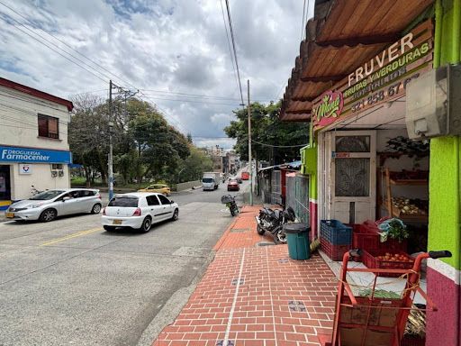 Casa en venta Risaralda Pereira Ur Venecia 550 m2 Habitaciones 6 Baños 2 Garajes 3 Precio $2400000000