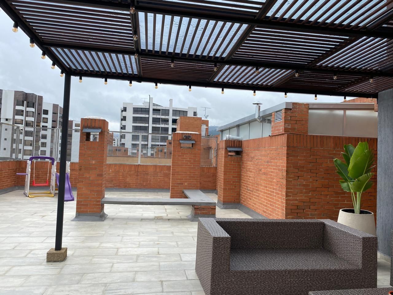 Apartamento en arriendo o venta Cundinamarca Bogotá Santa Barbara Central 100 m2 Habitaciones 2 Baños 4 Garajes 2 Precio venta $650000000 Precio arriendo $4200000