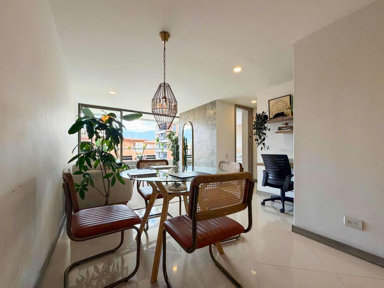 Apartamento en venta Antioquia Envigado La Orquídea 73 m2 Habitaciones 2 Baños 2 Garajes 1 Precio $654000000
