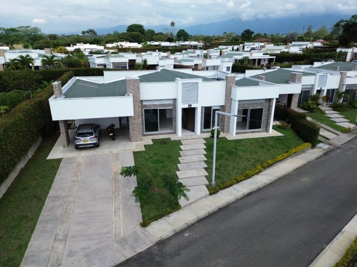 Casa en venta Quindío La Tebaida La Tebaida 270 m2 Habitaciones 4 Baños 5 Garajes 5 Precio $1700000000