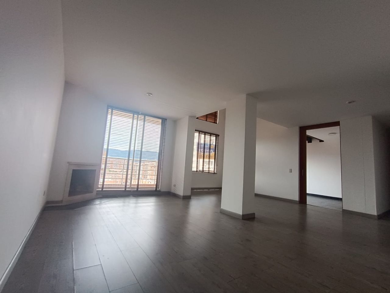 Apartamento en venta Cundinamarca Bogotá El Plan 196 m2 Habitaciones 4 Baños 3 Garajes 2 Precio $1250000000